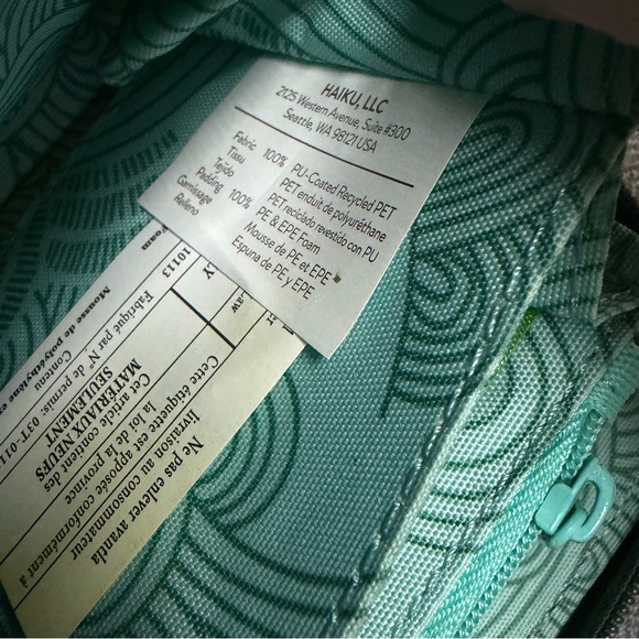 Haiku balsam green, wristlet, zippered, wallet, multi card holder - Picture 14 of 15